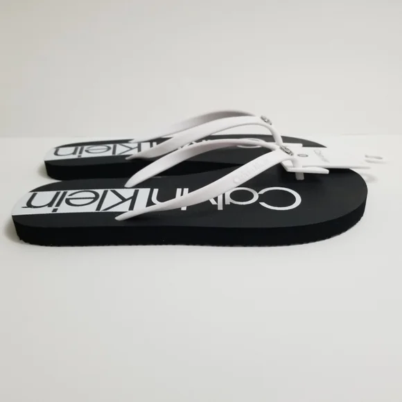 🆕️⬇️Calvin Klein Daryn White/Black Flip Flops - Picture 4 of 9